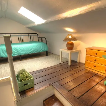 Apartment Nazoni House *